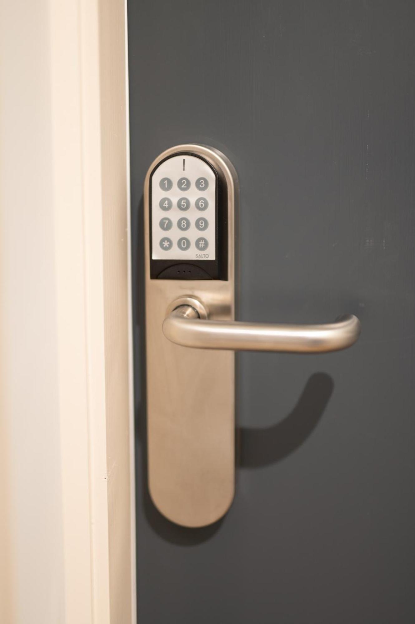 Kilkenny Suites Екстериор снимка