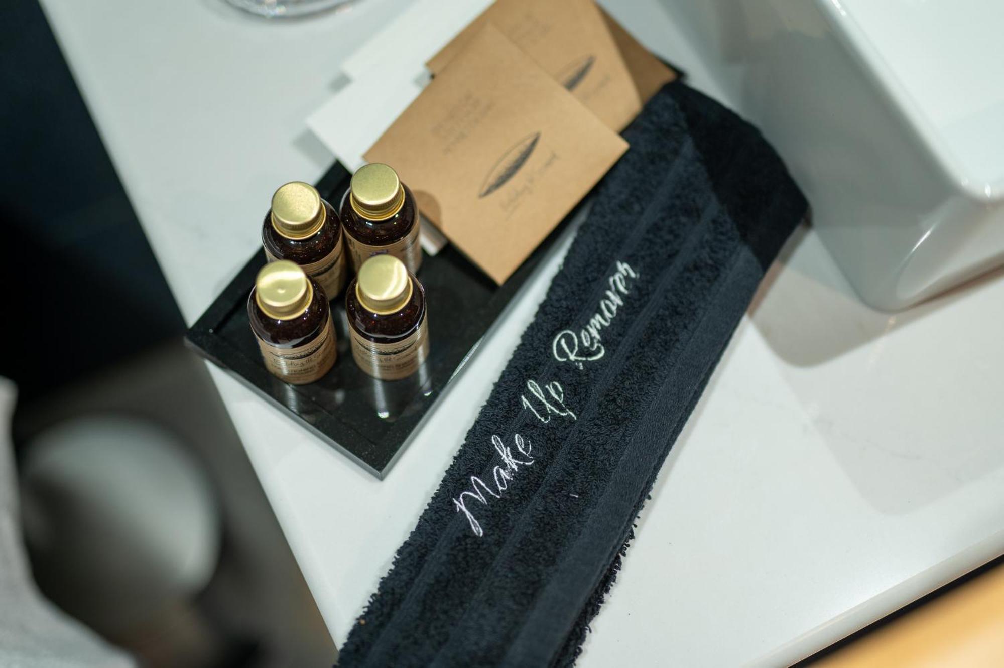 Kilkenny Suites Екстериор снимка