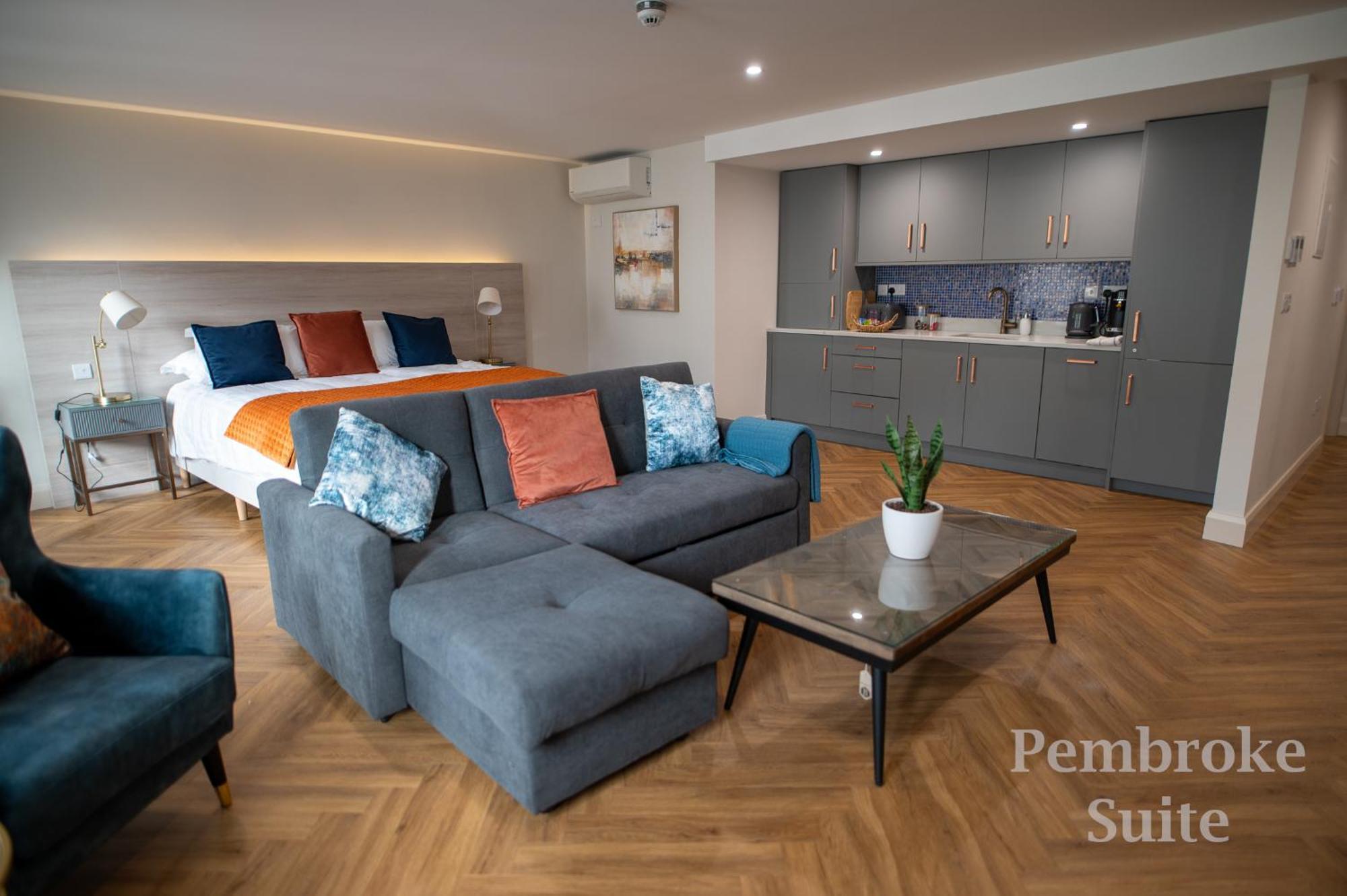 Kilkenny Suites Екстериор снимка