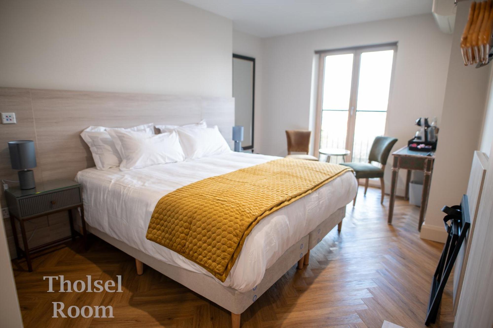 Kilkenny Suites Екстериор снимка